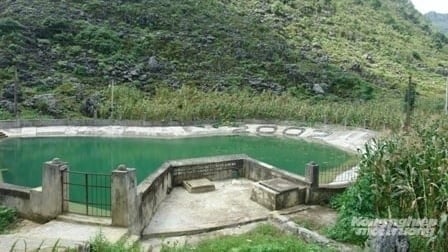 Sky-high reservoirs on rocky plateau: [4] Heart of Sa Phin hamlet